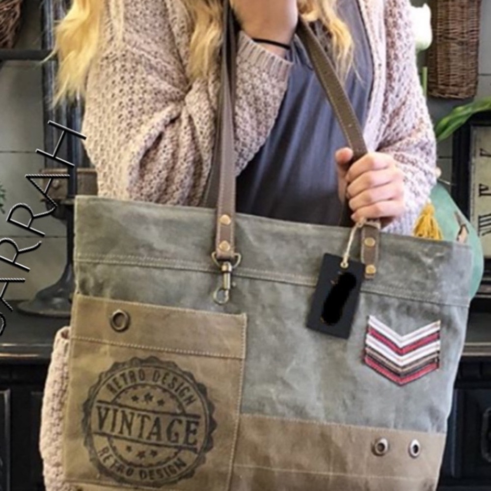 Myra Bag Vintage Design Two-Tone Tote Bag